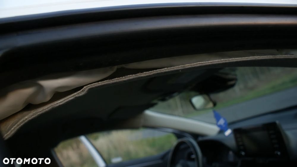 Toyota Yaris - 12