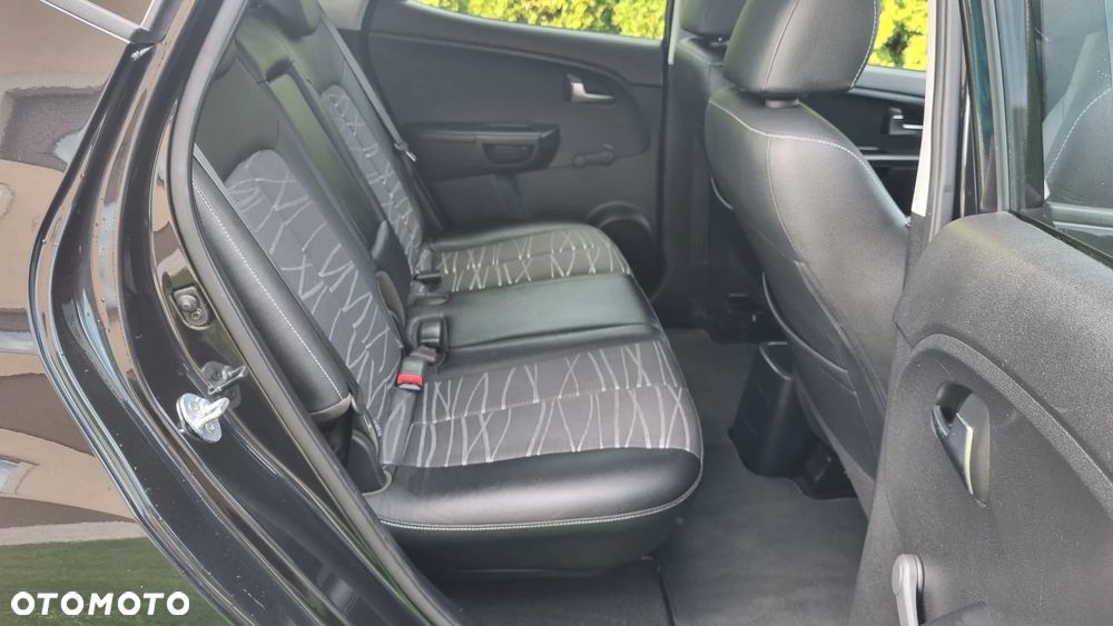 Kia Venga 1.4 CVVT Business Line - 17
