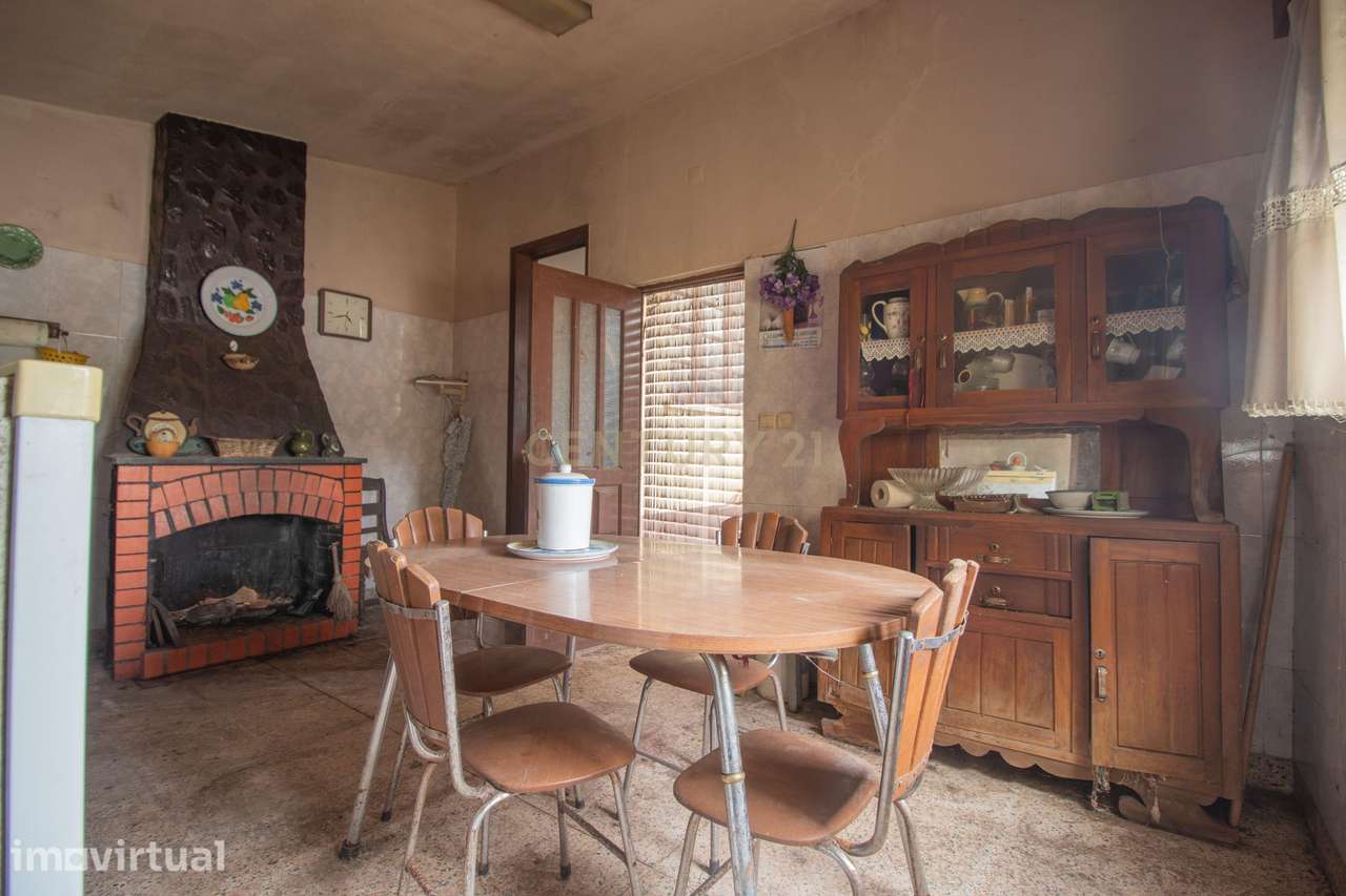 Moradia T4 com Garagem e Quintal em Chão de Couce – Oportunidade com P - Grande imagem: 5/32
