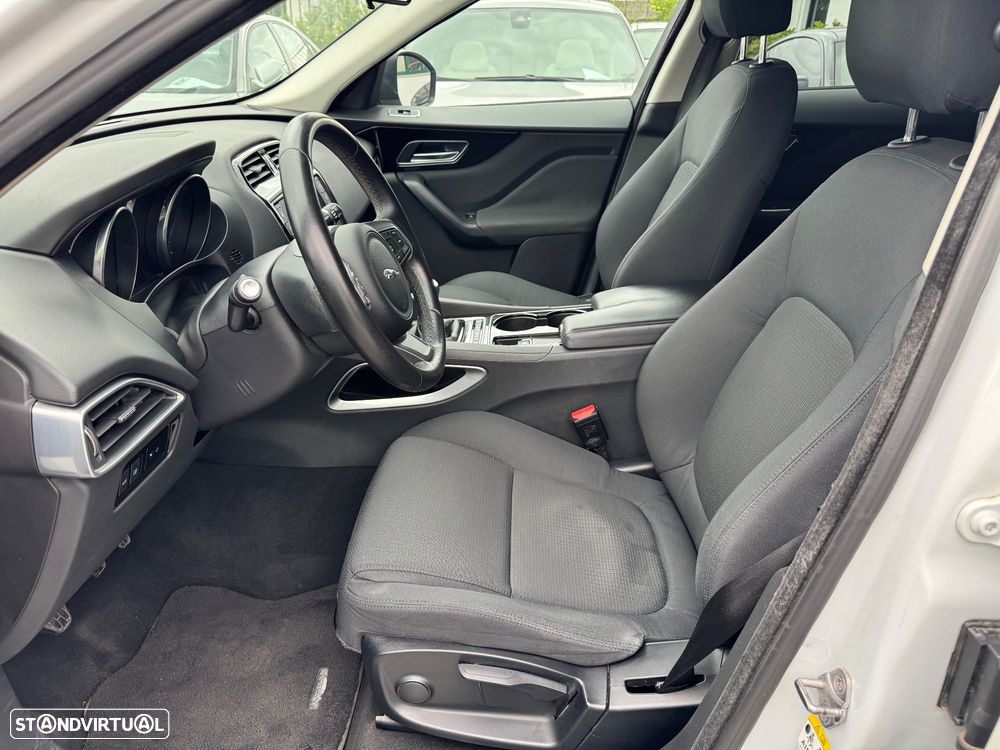 Jaguar F-Pace 2.0 i4D Pure - 8