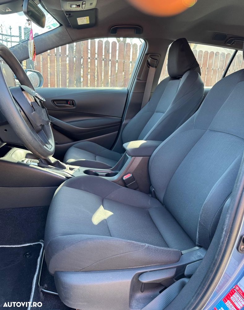 Toyota Corolla 1.8 HSD Active - 6