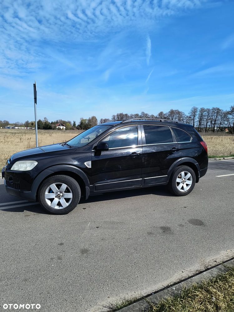Chevrolet Captiva 2.0 d LT high 5os - 3