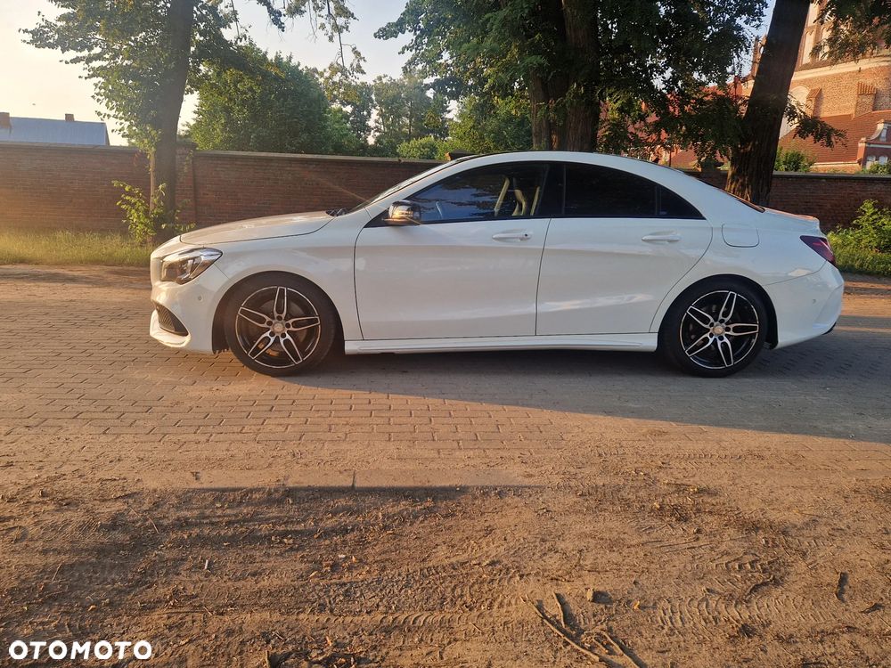 Mercedes-Benz CLA 220 d 7G-DCT AMG Line - 10