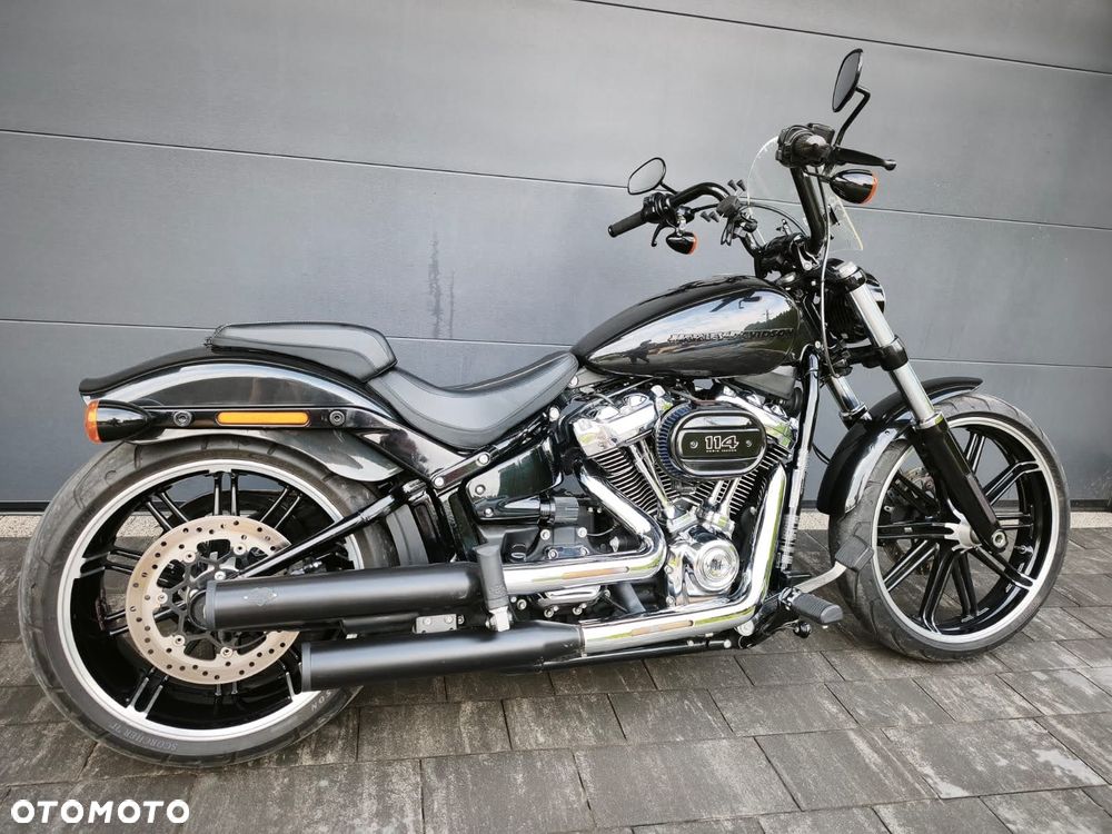Harley-Davidson Softail Breakout - 23