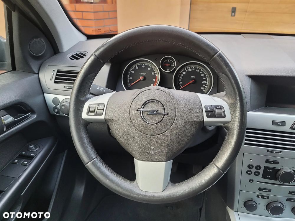 Opel Astra 1.6 Edition 111 Jahre - 14