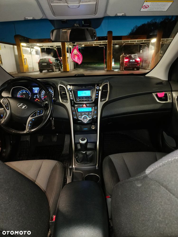 Hyundai i30 blue Kombi 1.6 CRDi Classic - 27