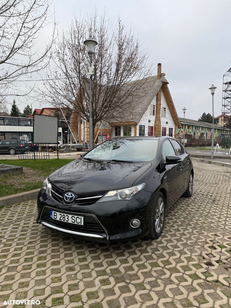 Toyota Auris 1.8 L VVT-i TS Hybrid Sol+ - 3