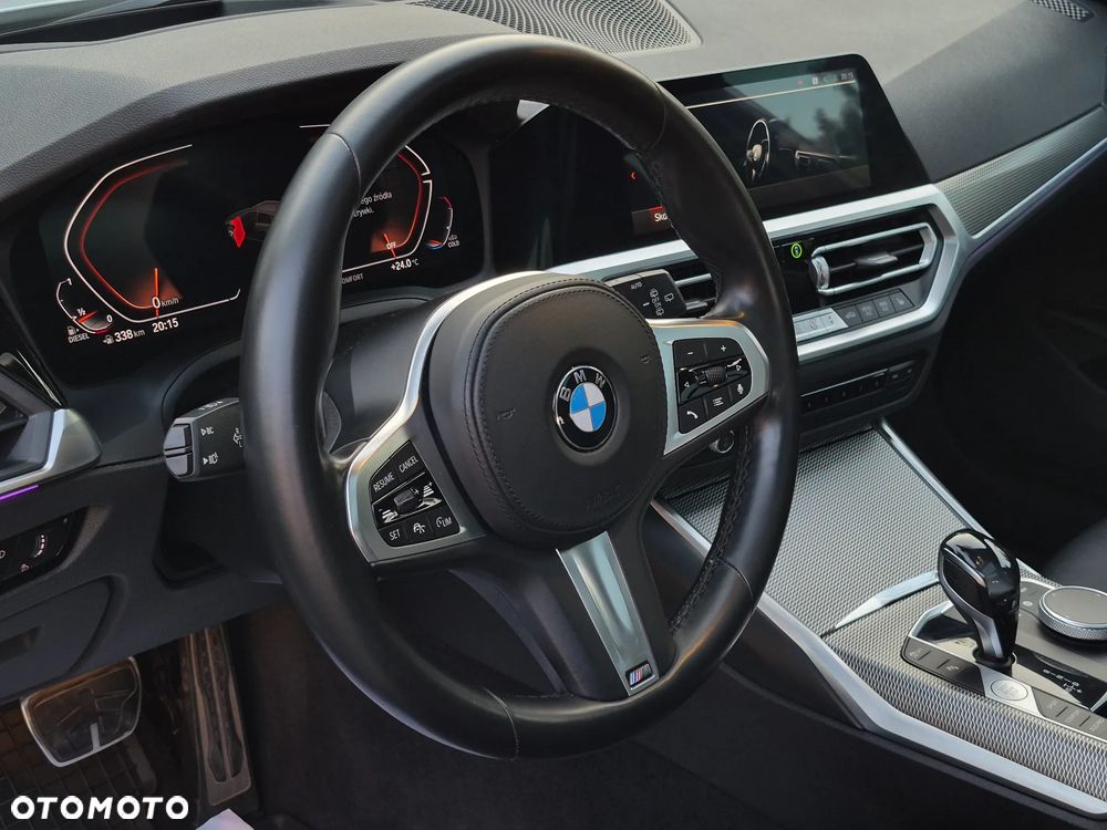BMW Seria 3 318d MHEV - 14