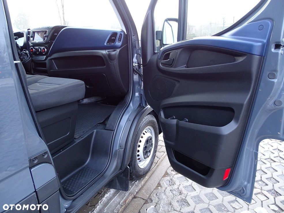 Iveco Daily L4H3 35S18 3.0 180 Hi-MATIC Brygadówka DOKA 7 Osób BRUTTO!! UNIKAT!! JEDYNY TAKI!! JAK NOWY!! - 16