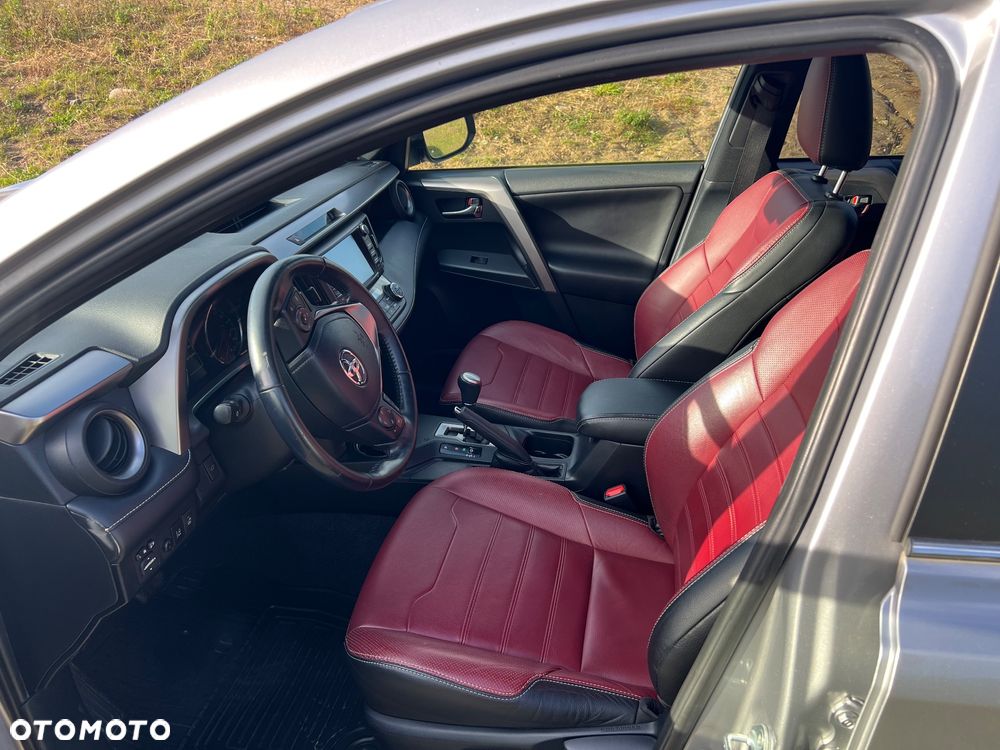 Toyota RAV4 Hybrid Selection 4x4 - 24