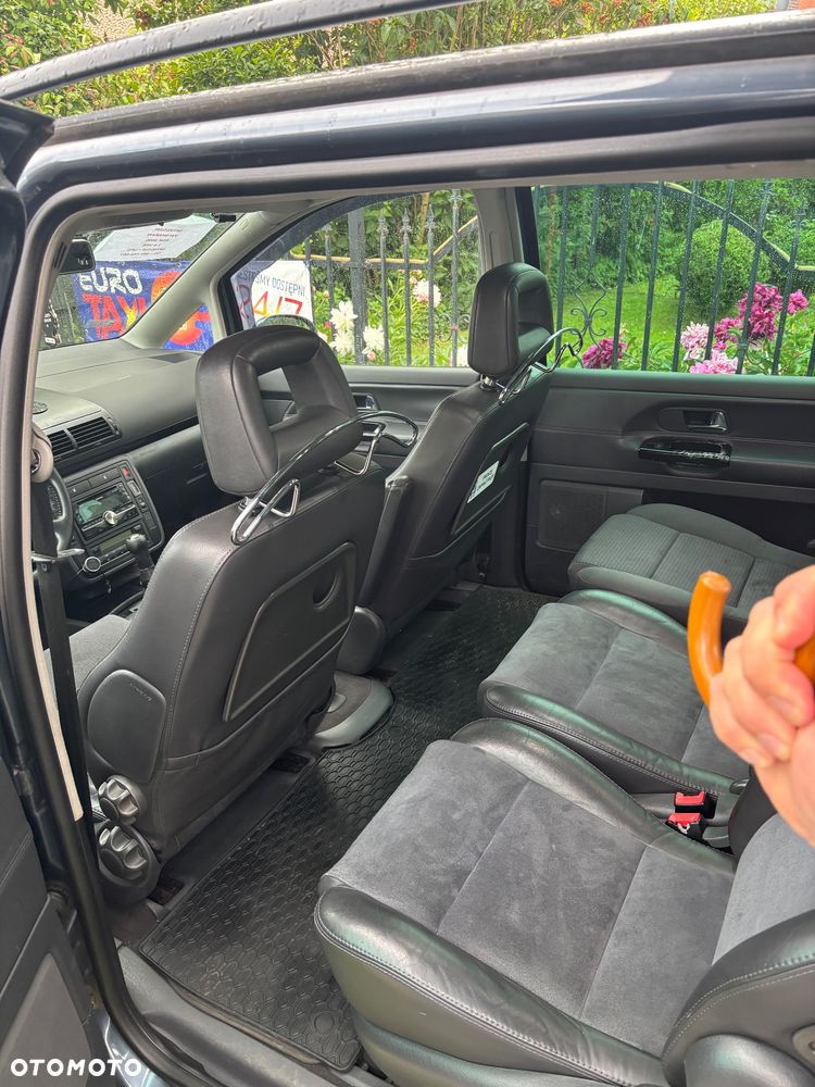 Volkswagen Sharan 2.8 V6 Highline - 9