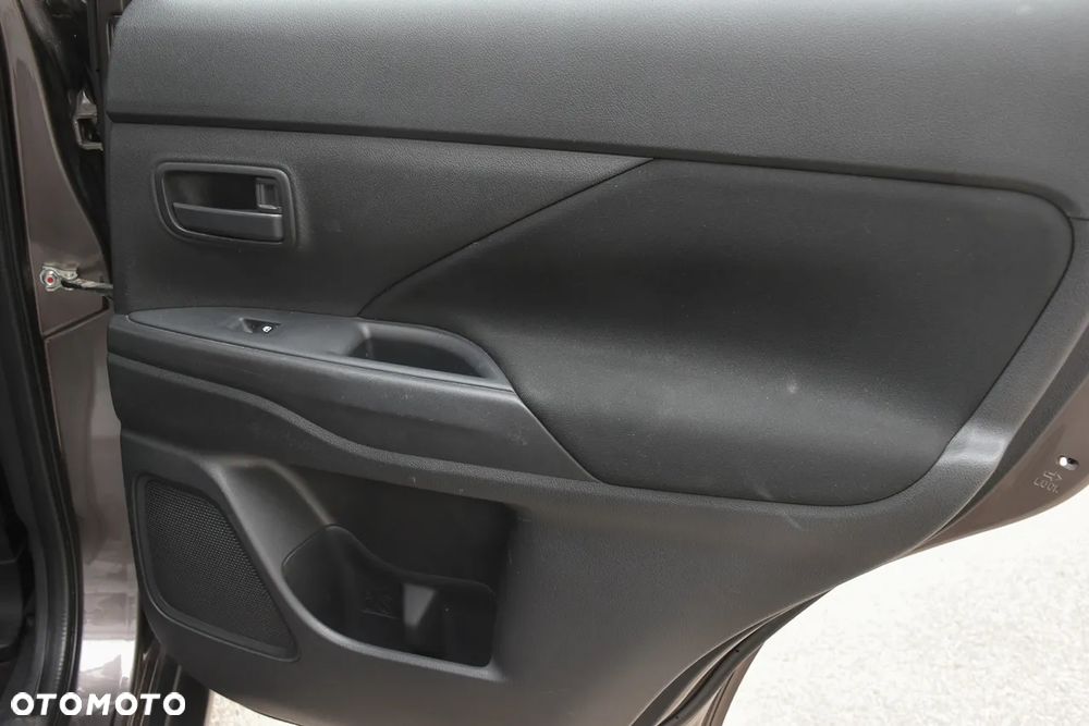 Mitsubishi Outlander 2.0 City Style 2WD - 26