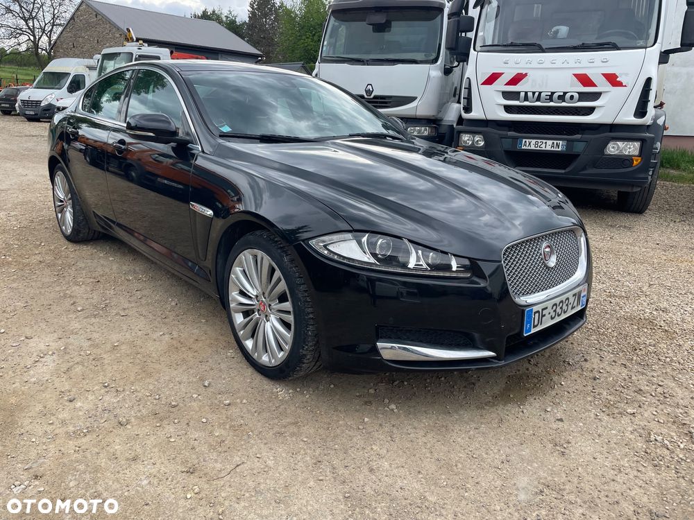 Jaguar XF - 19