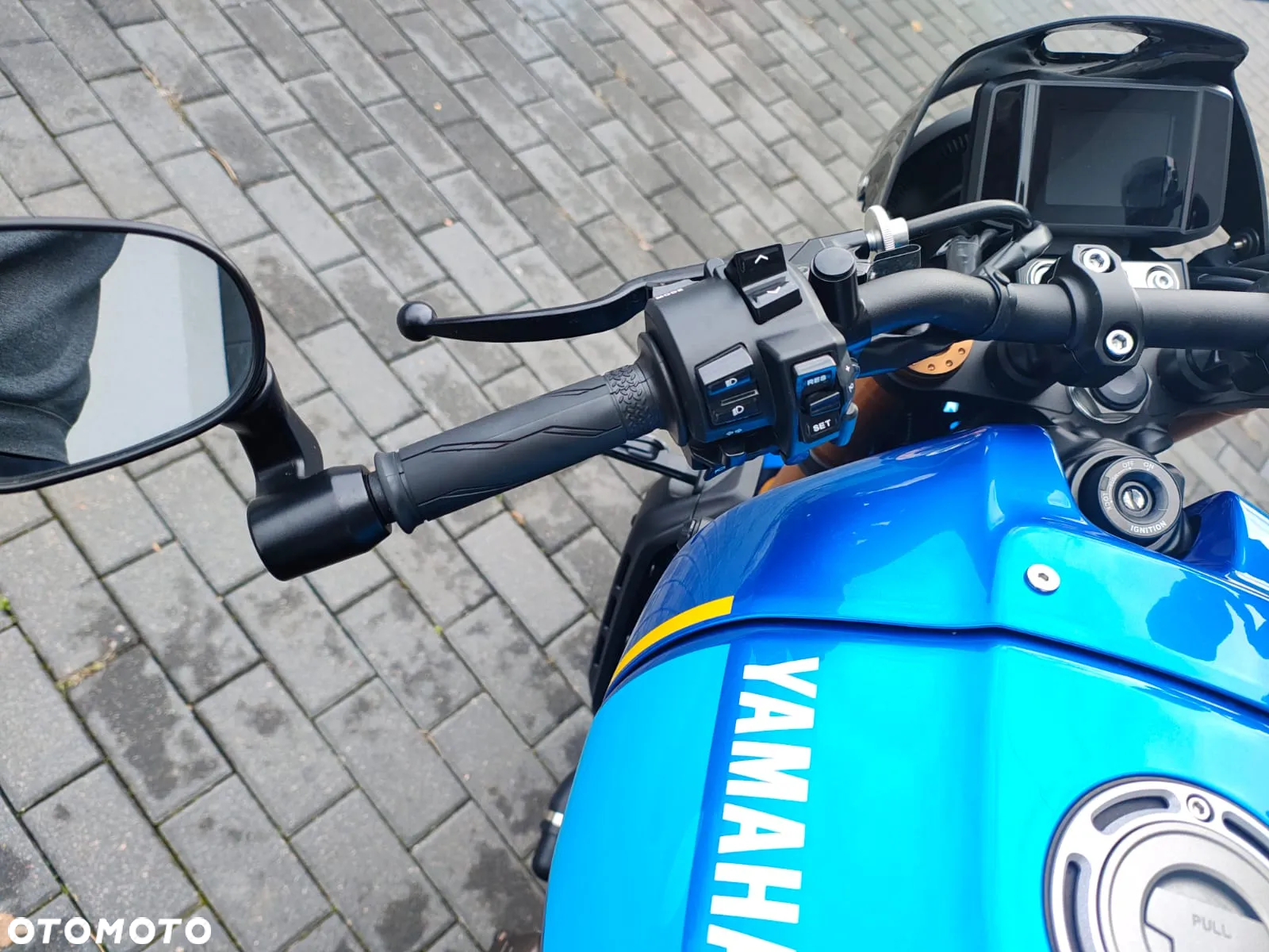 Yamaha XSR - 9