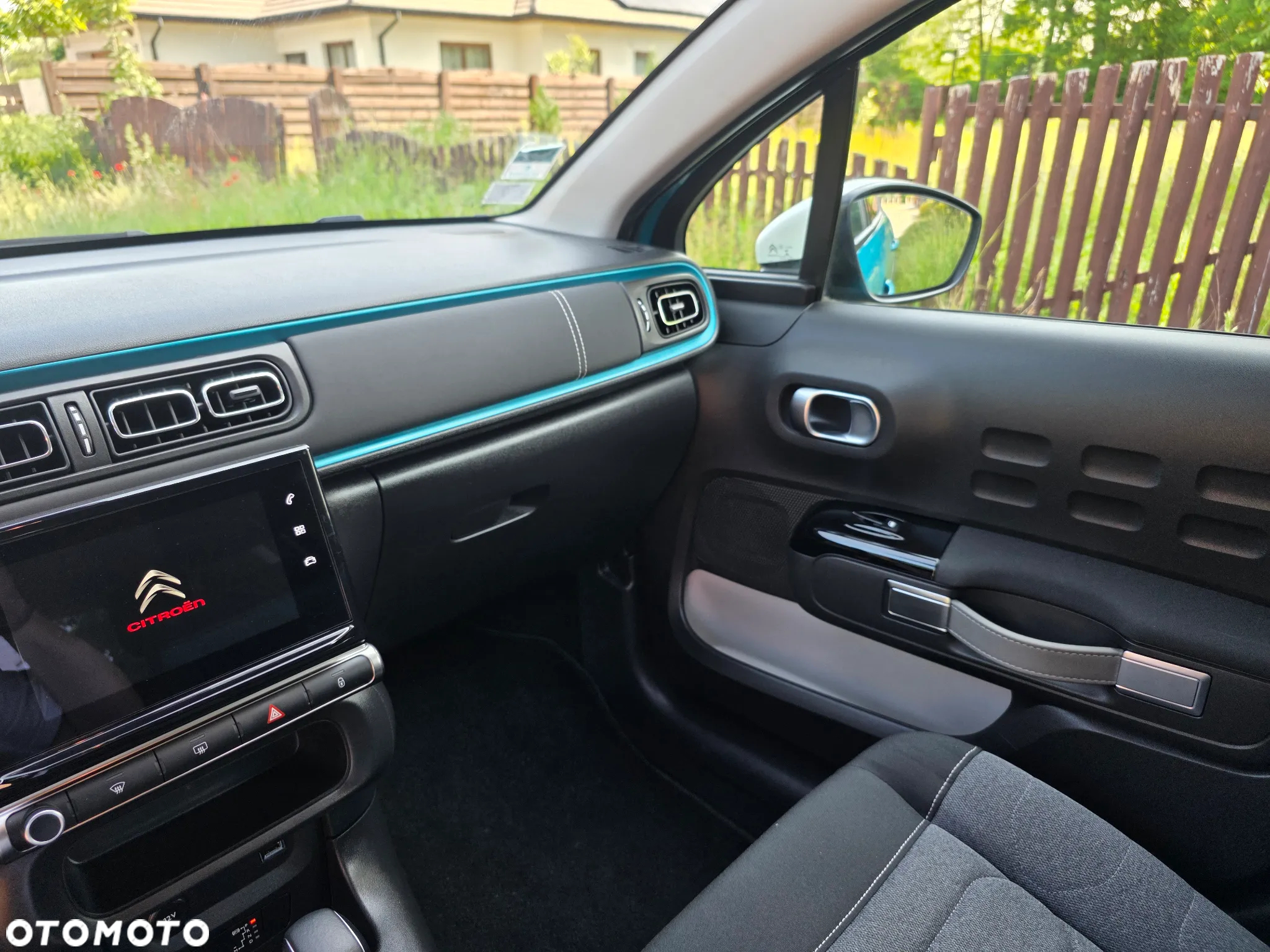 Citroën C3 1.2 PureTech Shine EAT6 - 23