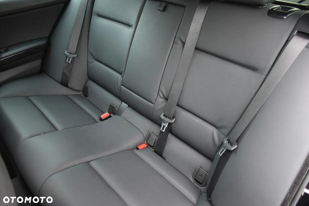 BMW Seria 3 318d DPF Edition Exclusive - 37