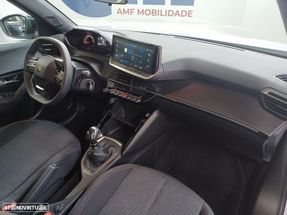 Peugeot 2008 1.2 PureTech Style - 12