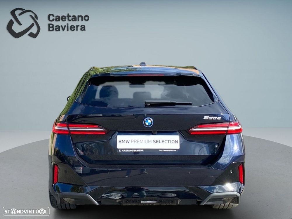 BMW 530 e Pack Desportivo M - 18