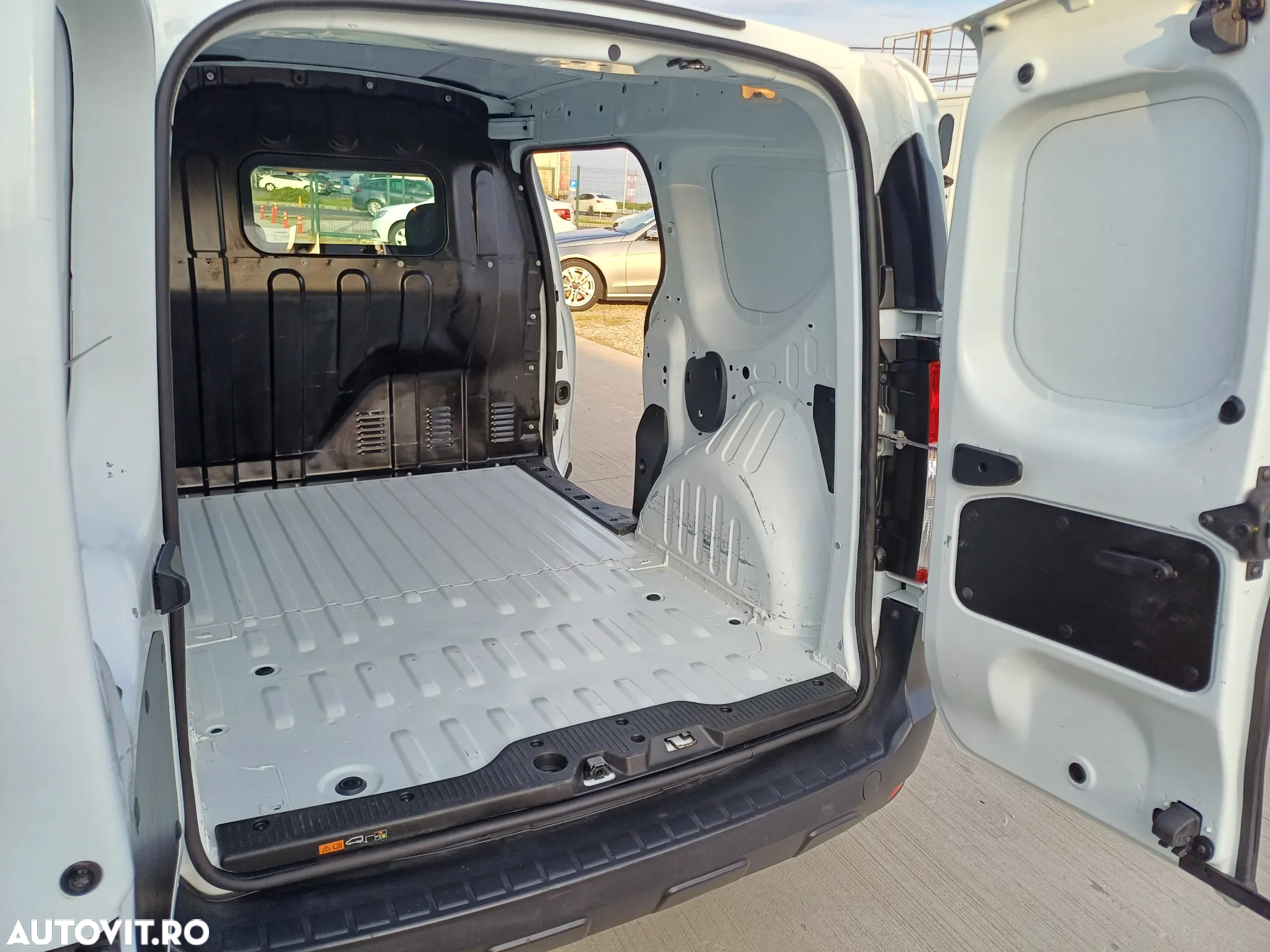 Dacia Dokker 1.5 Blue dCi Ambiance - 14