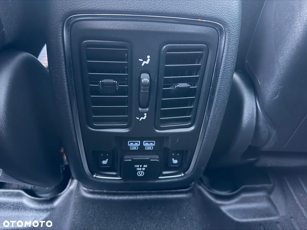 Jeep Grand Cherokee - 29