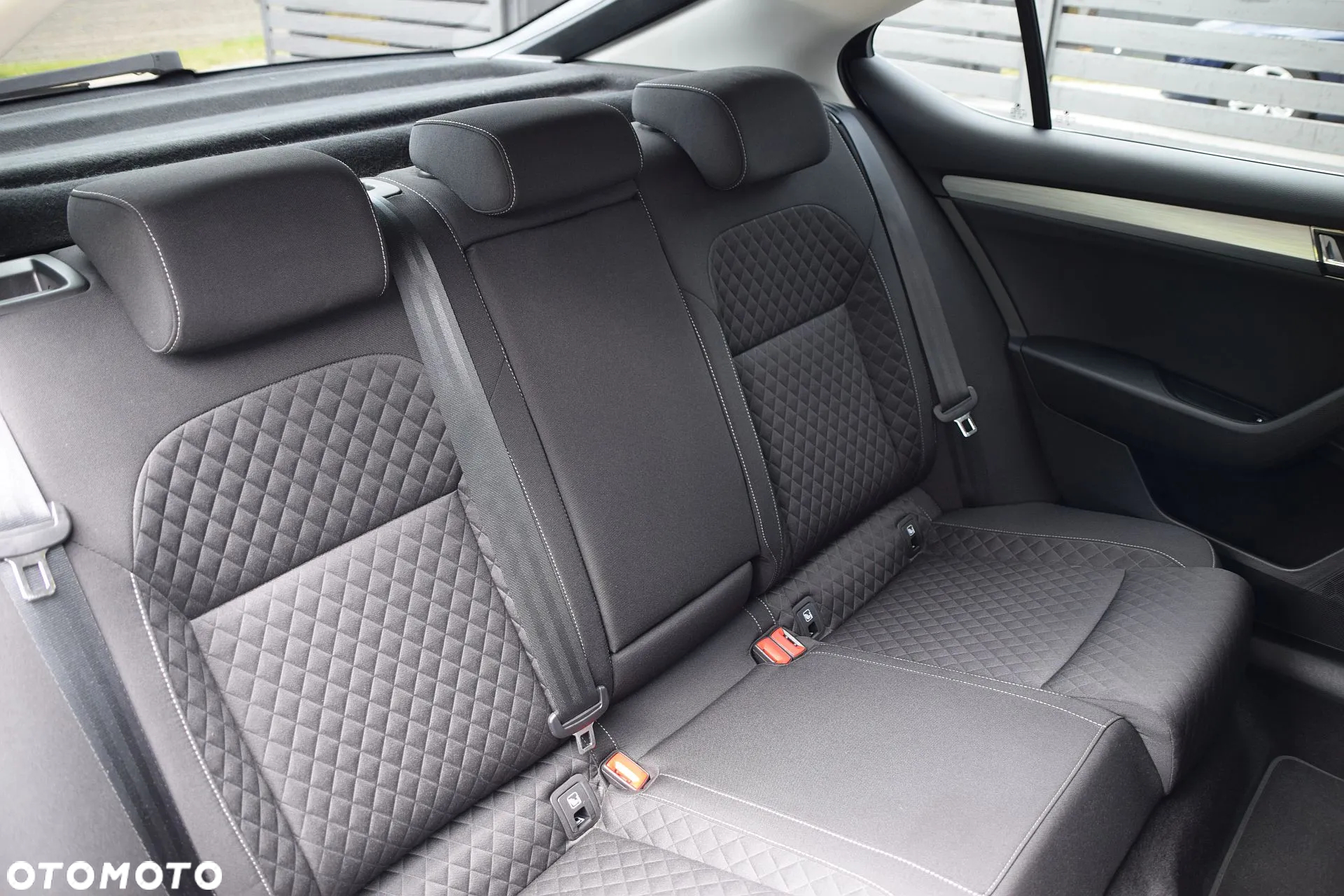 Skoda Superb 2.0 TDI SCR Ambition DSG - 27