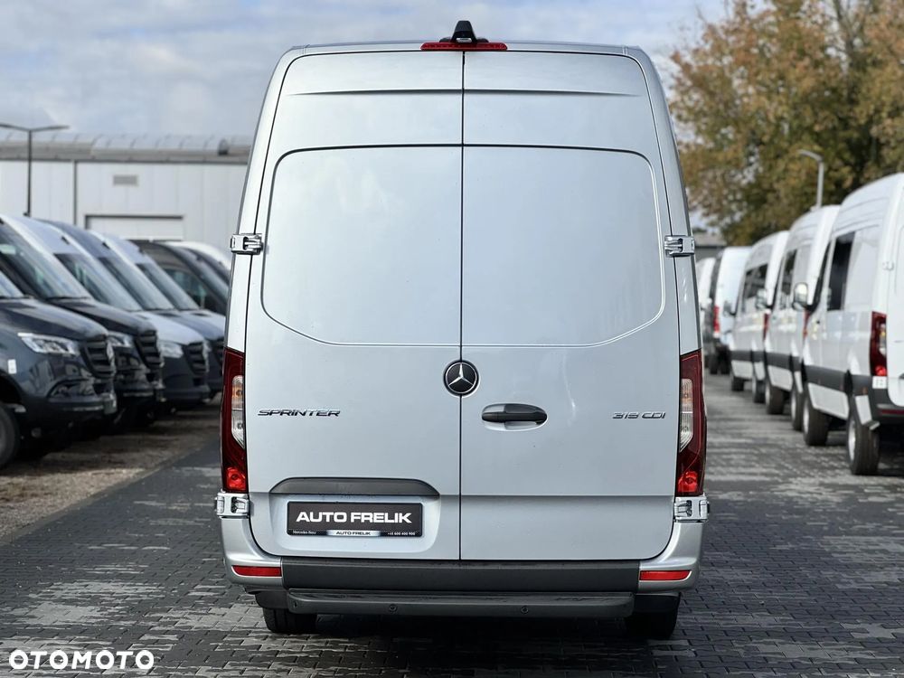 Mercedes-Benz Sprinter - 7