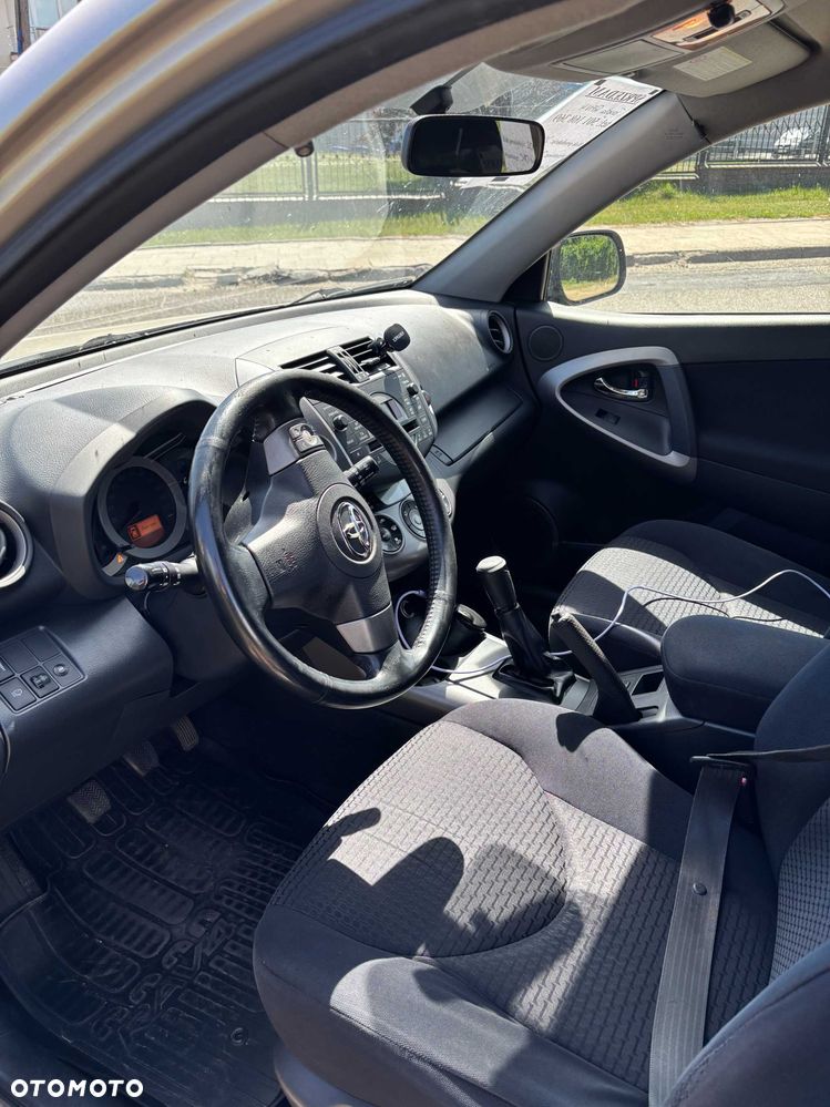 Toyota RAV4 - 3