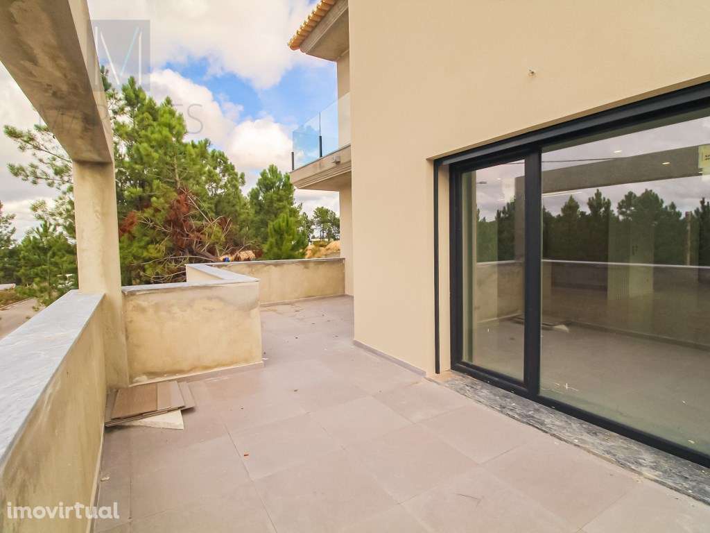 Moradia T4 Isolada com 4 Suites, Jardim e Piscina no Pinhal do Gene... - Grande imagem: 4/33