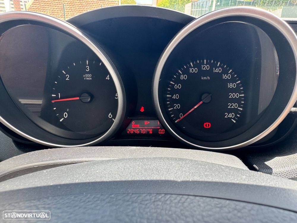 Mazda 3 Hatchback MZ-CD 1.6 Exclusive Plus - 8