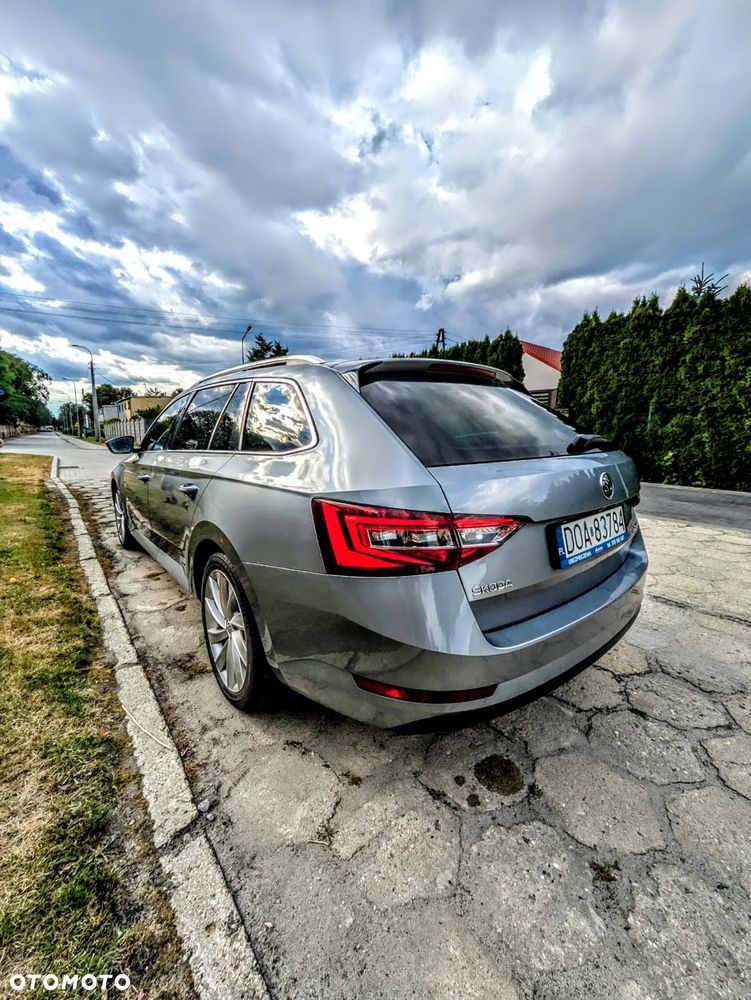 Skoda Superb 2.0 TDI Ambition DSG - 8