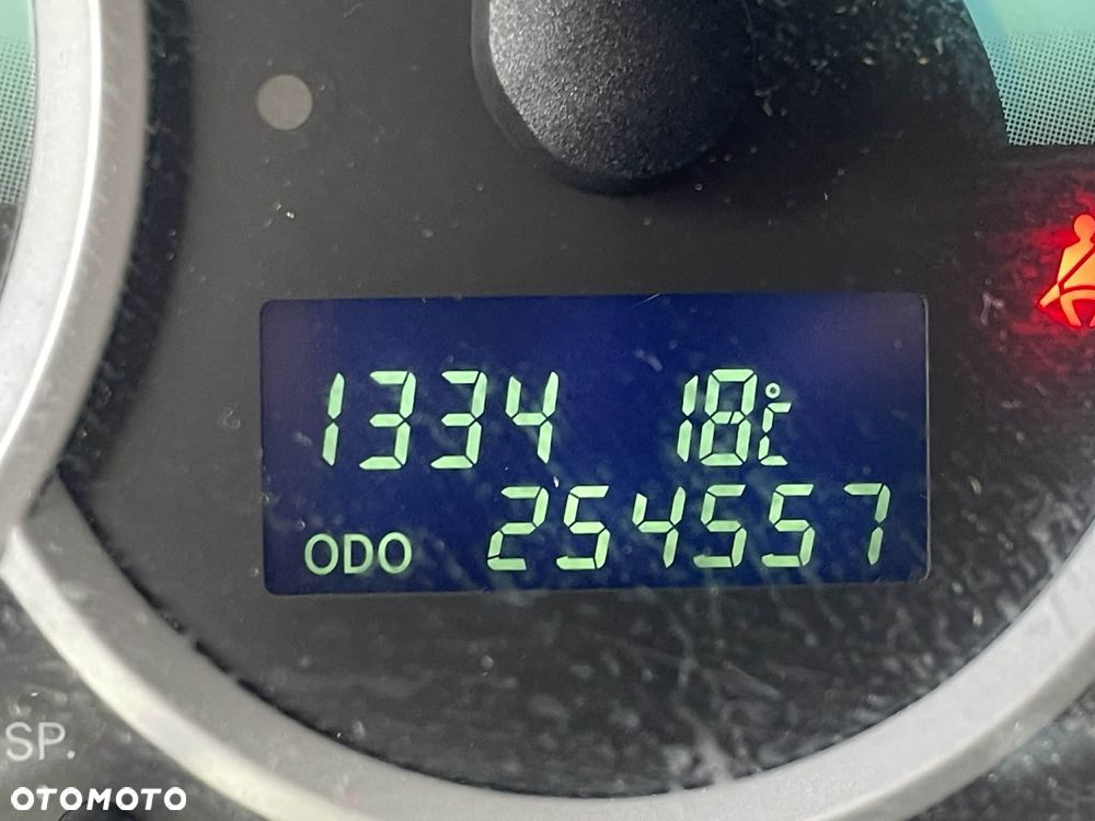 Toyota Corolla Verso 2.2 D-4D - 10