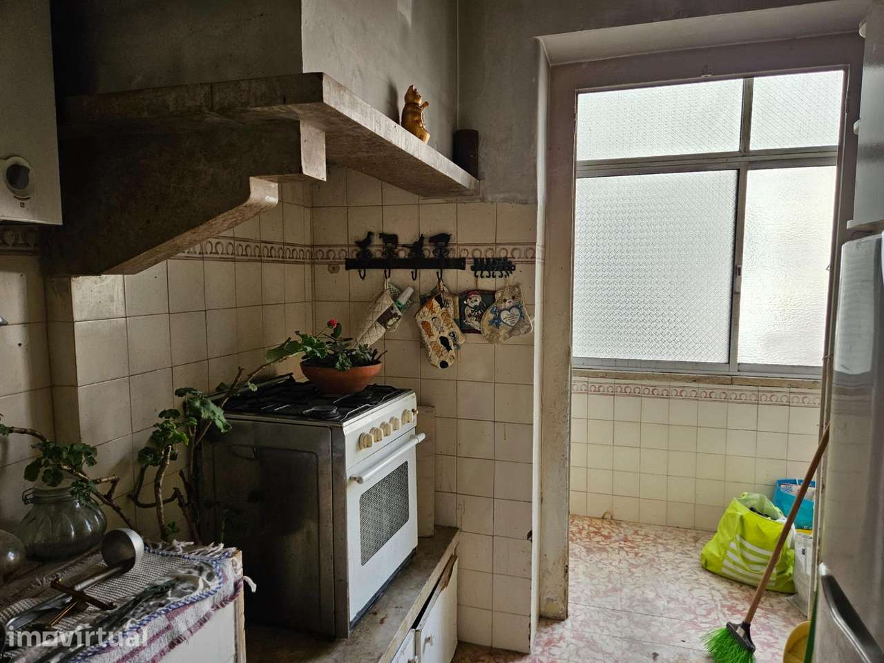 Oportunidade - Apartamento T3 à Praça Paiva Couceiro, Penha de... - Grande imagem: 4/16