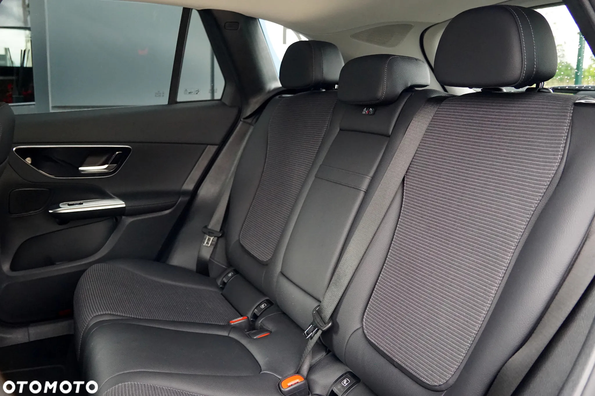 Mercedes-Benz GLC 220 d 4Matic 9G-TRONIC Avantgarde Advanced - 25
