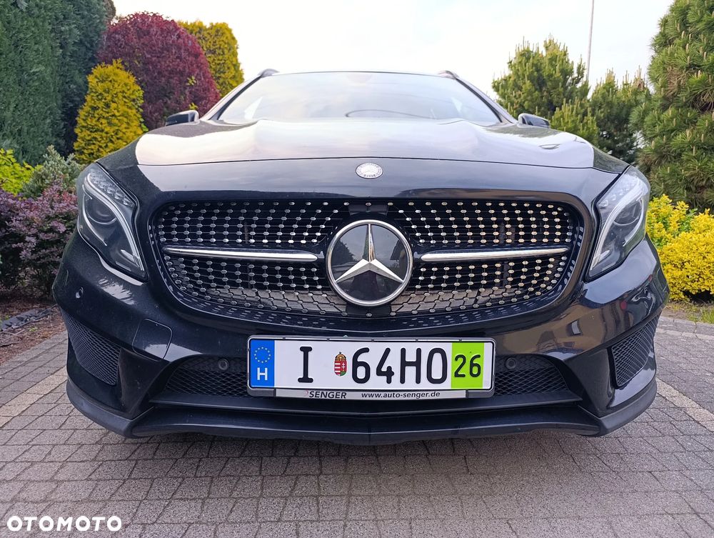 Mercedes-Benz GLA 250 AMG Line - 1