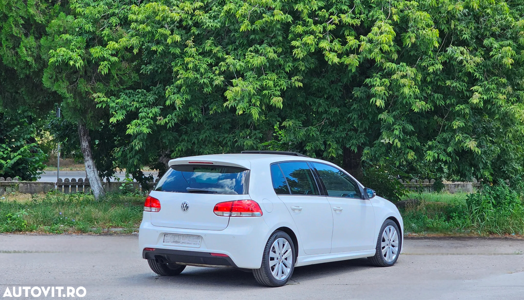 Volkswagen Golf - 2