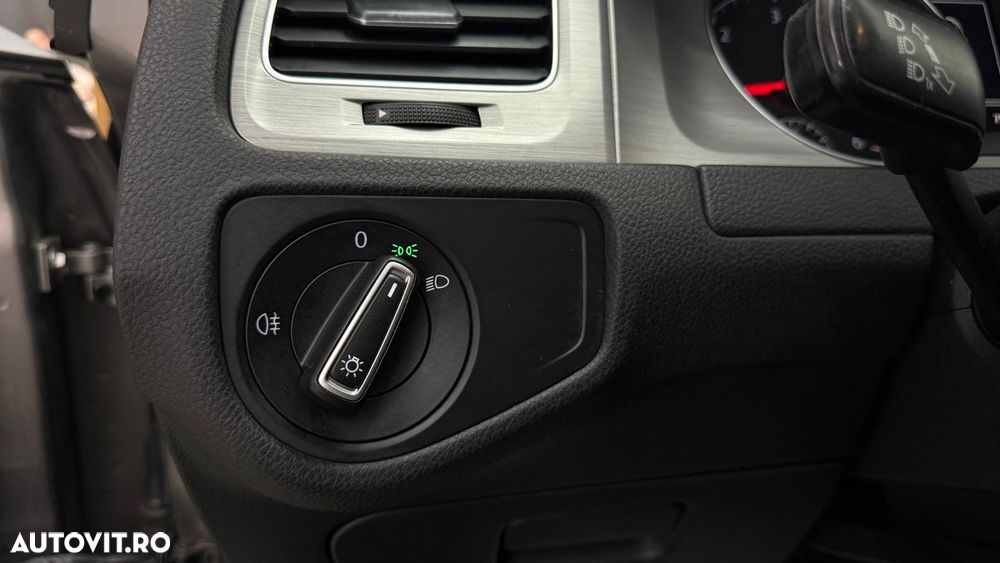 Volkswagen Golf 1.6 TDI BlueMotion Comfortline - 26