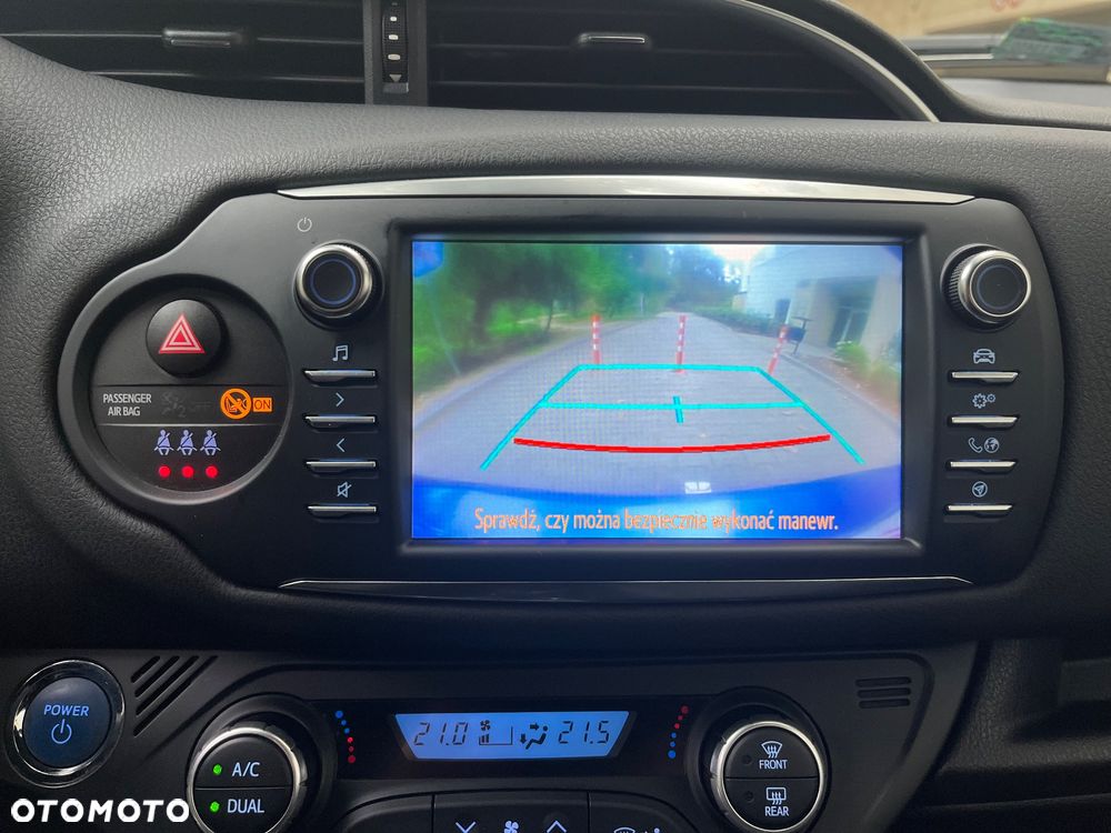 Toyota Yaris Hybrid 100 Premium EU6 - 18