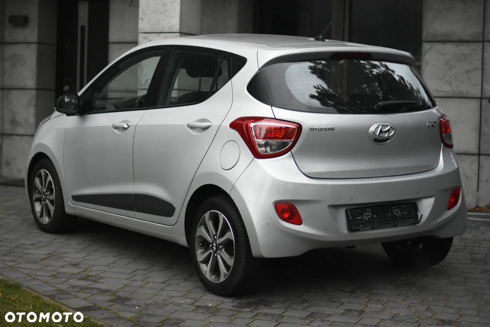 Hyundai i10 1.0 Fifa World Cup Edition - 2