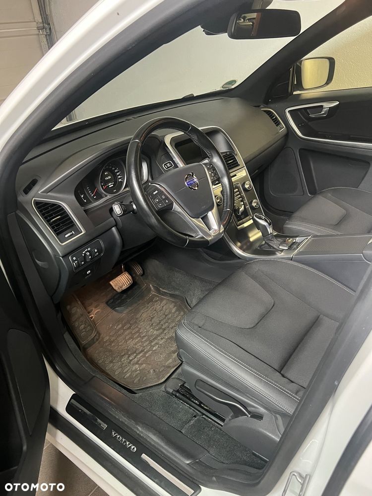 Volvo XC 60 D3 Momentum - 12