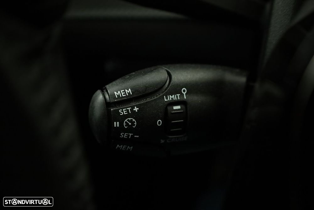 Peugeot 208 1.2 Allure - 17
