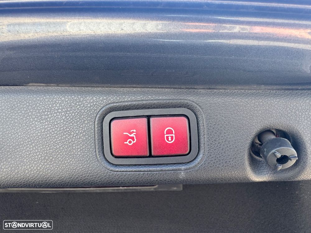 Mercedes-Benz E 220 d Avantgarde+ - 27