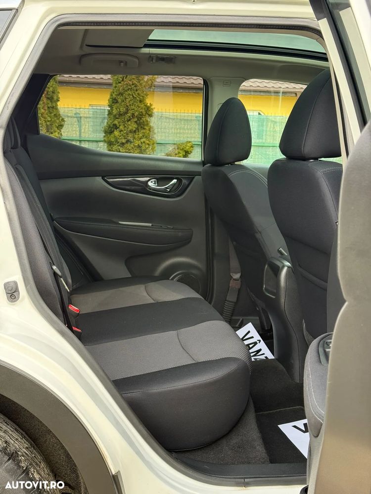 Nissan Qashqai 1.5 DCI N-Connecta - 12