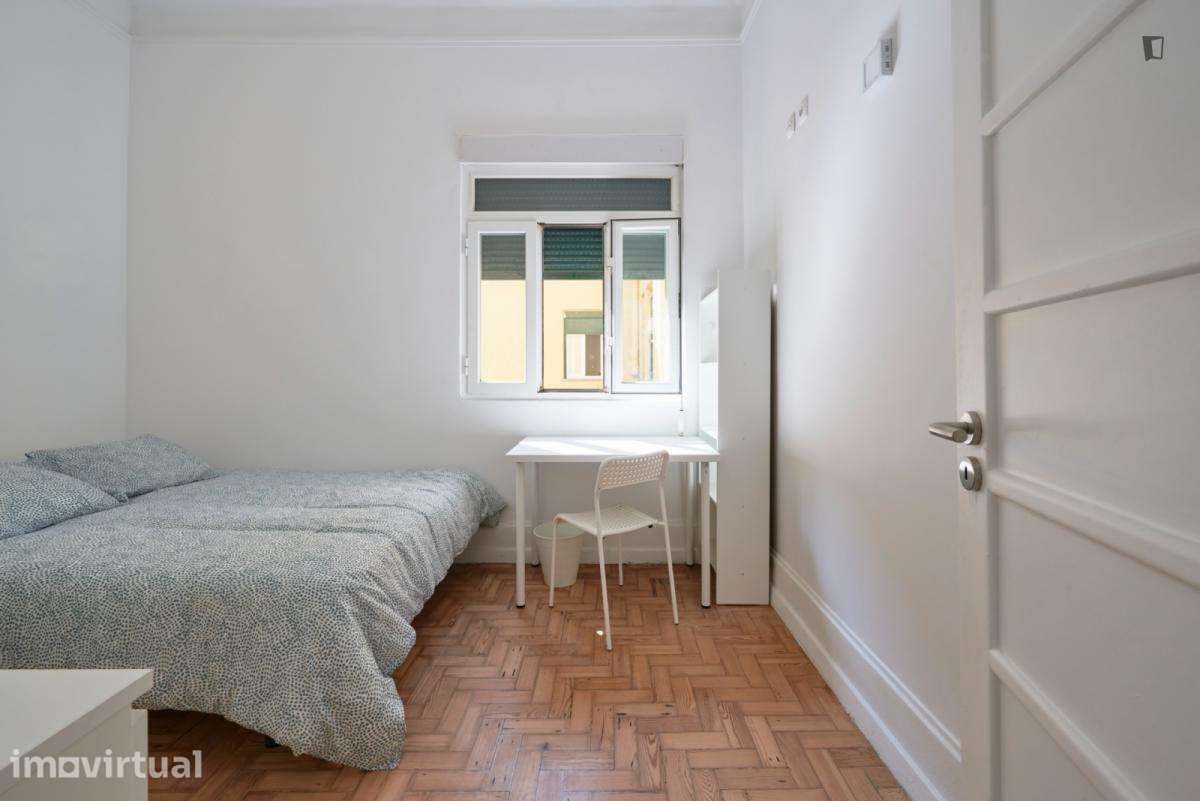 Quarto - localizado em Marquês de Pombal Lisbon - Grande imagem: 3/12
