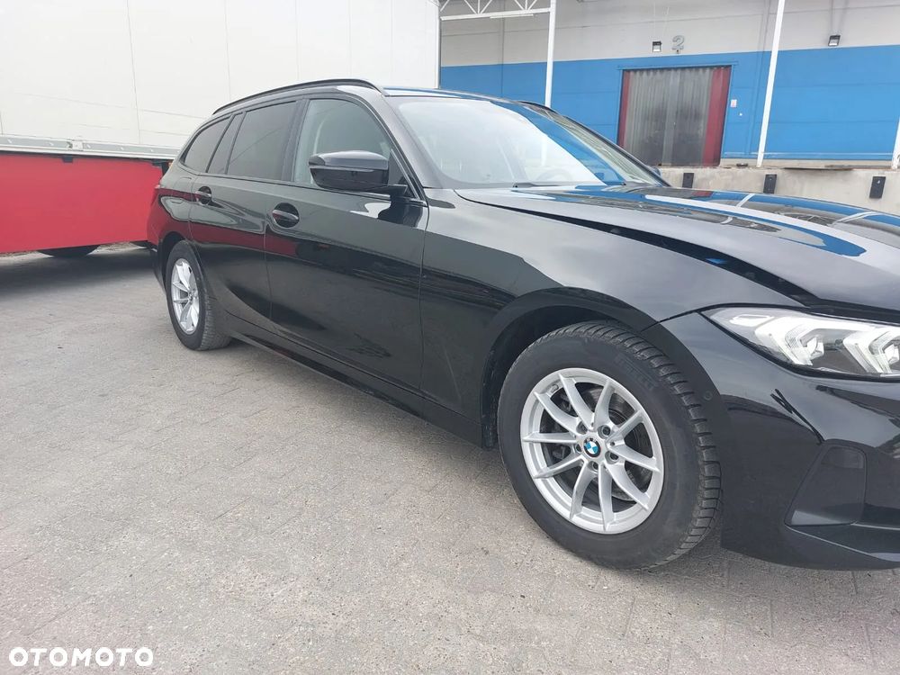 BMW Seria 3 318d Touring Sport Line - 39