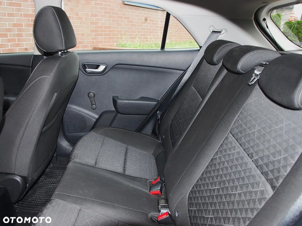 Kia Rio 1.2 M - 8