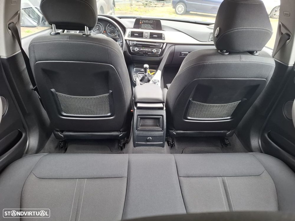 BMW 318 d Touring Pack M - 51