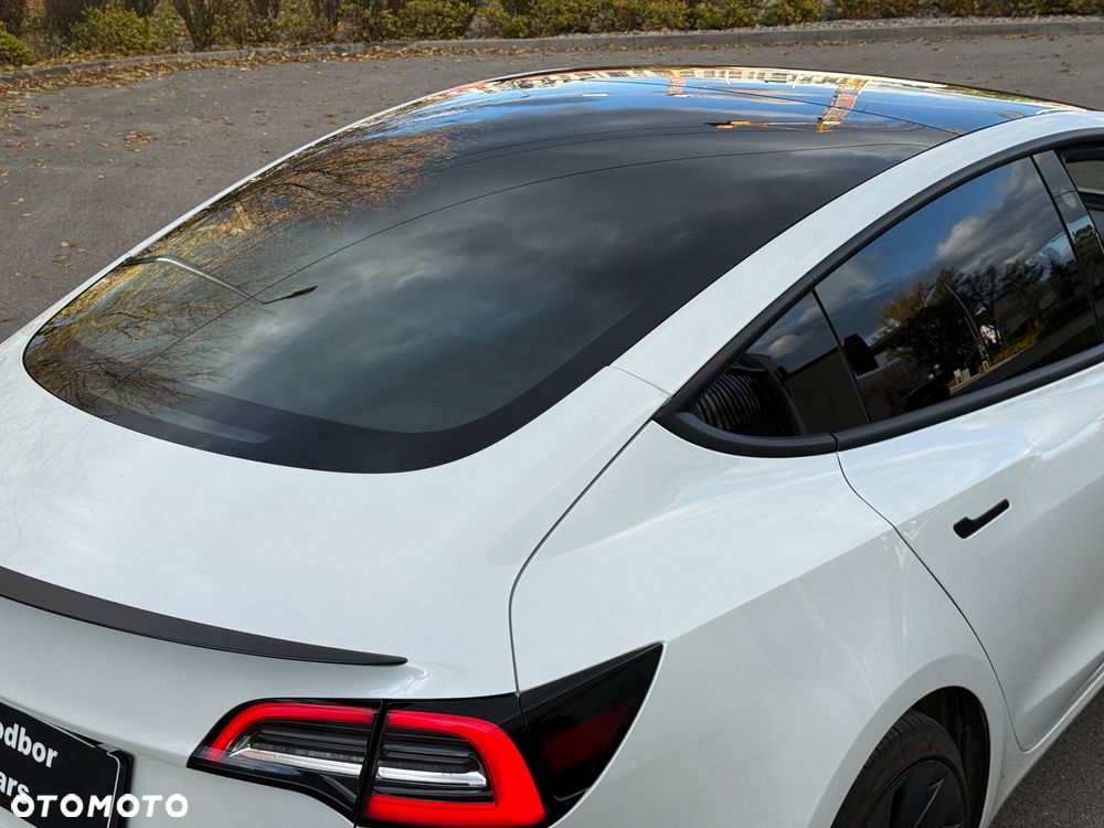 Tesla Model 3 Performance AWD - 32