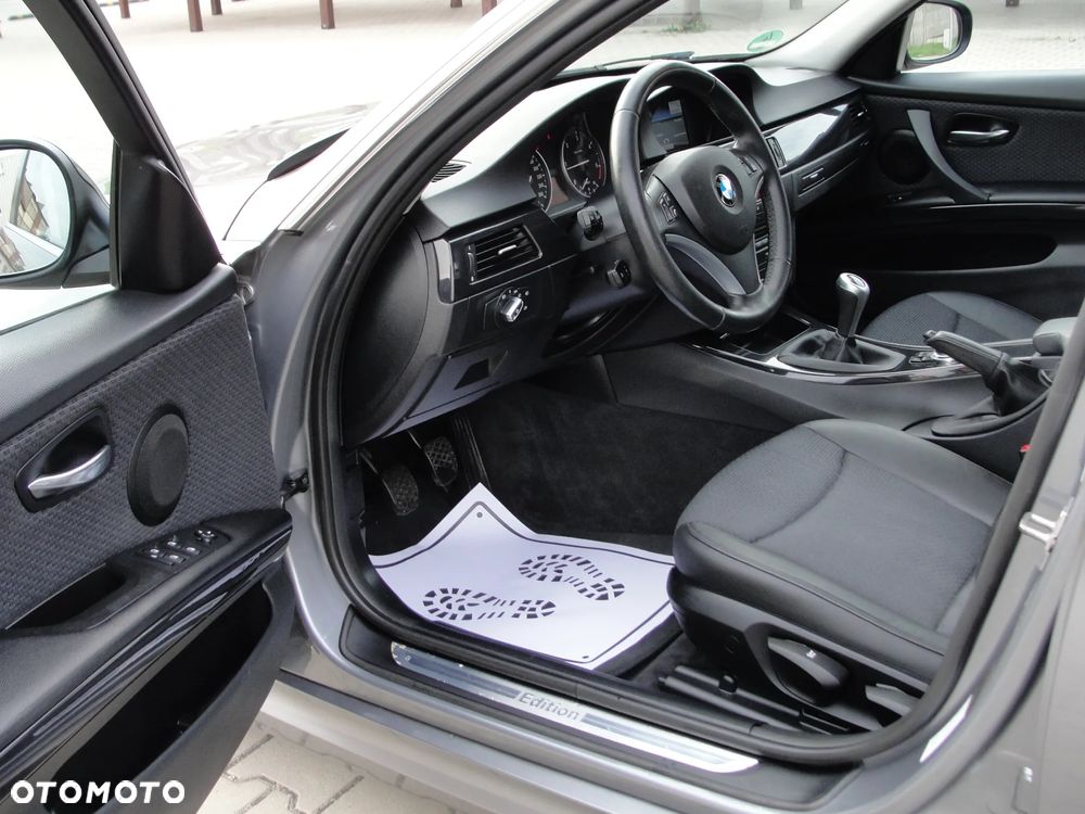 BMW Seria 3 318d DPF Edition Exclusive - 16