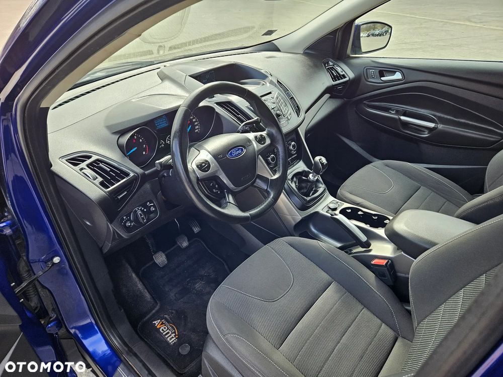 Ford Kuga 1.6 EcoBoost 2x4 Titanium - 9