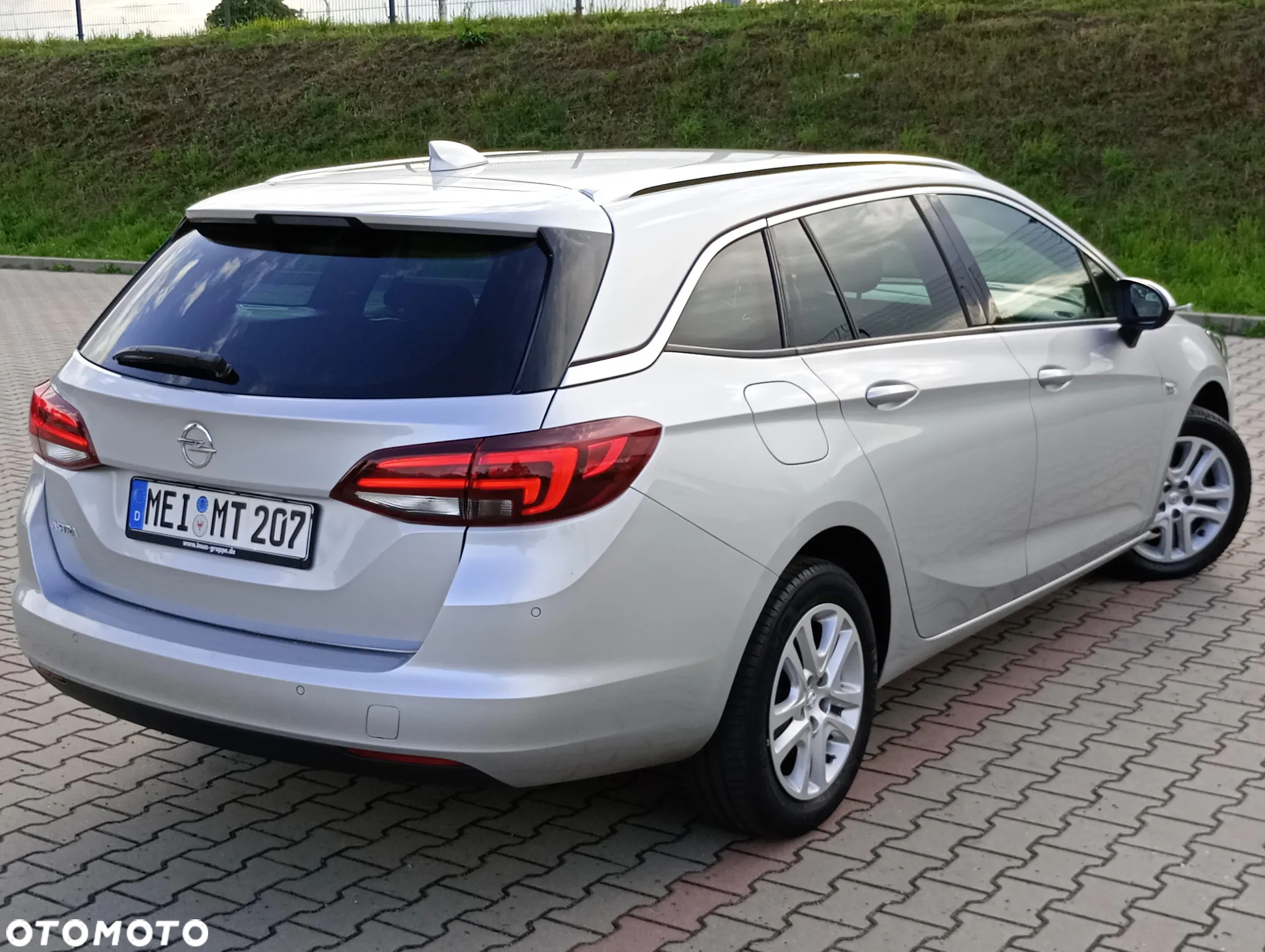 Opel Astra 1.6 D (CDTI) Start/Stop Sports Tourer Innovation - 6